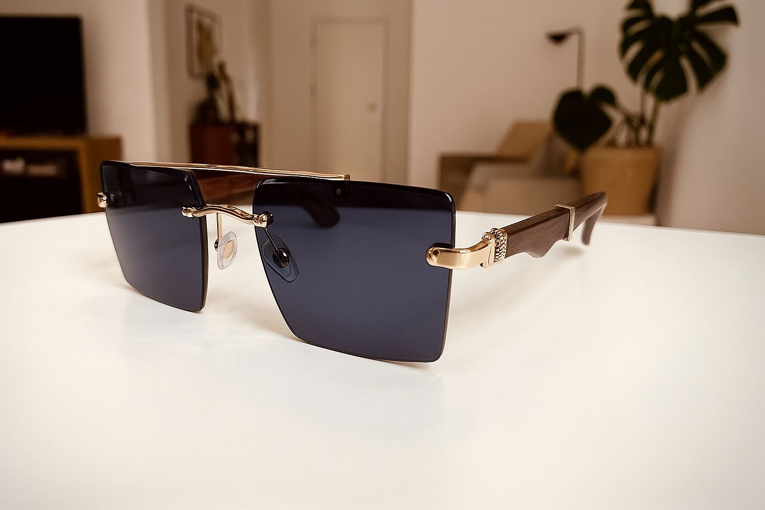 Meeran panther  sunglasses with blue lenses and a black/silver frame, featuring UV protection